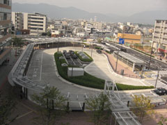 サンサ右京駅前広場