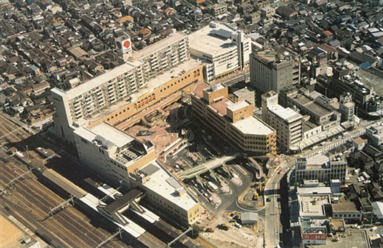 「国鉄吹田駅前市街地再開発ビル」 