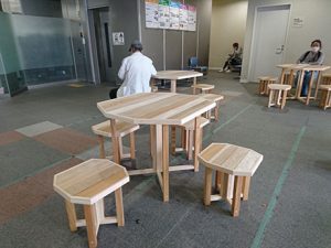 区役所で活用されているイス・テーブル