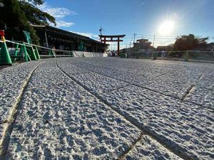 白御影石の参道