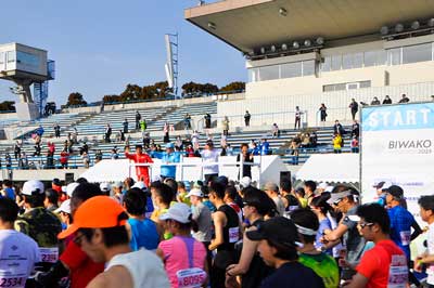 びわ湖マラソンで、スポーツ×カーボンニュートラルに関する展示とアンケートを実施しました