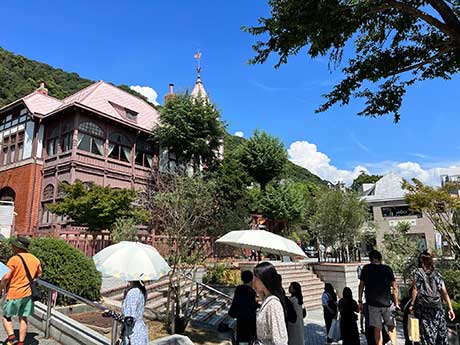 神戸・北野のブランドを保ち、次世代に繋げるまちづくりを支援しています